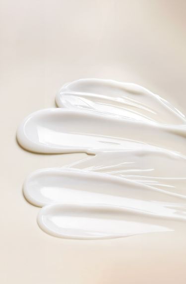 The retinotime white whitening moist cream · crema de noche todo en uno